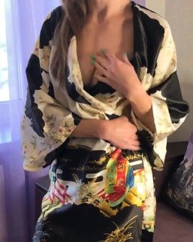 Жарит раком мамочку друга с большими сиськами и жопой